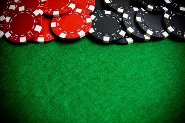 Antarmuka permainan Captain's Bounty di sukses88 menampilkan gulungan harta karun, simbol kapten, dan tombol putar besar